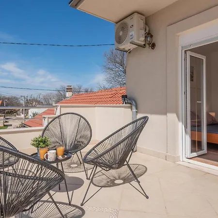 4 Bedroom Amazing In Feriehus Šibenik