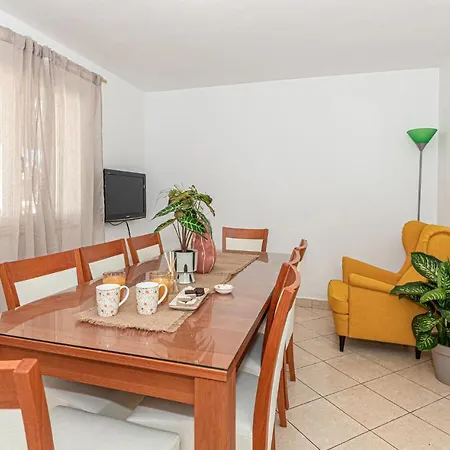 4 Bedroom Amazing In Feriehus