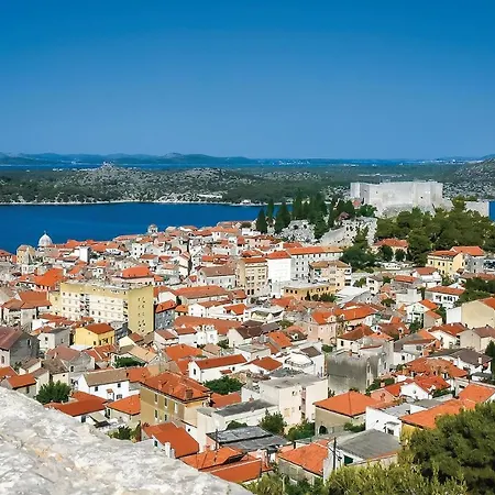 Feriehus 4 Bedroom Amazing In Šibenik