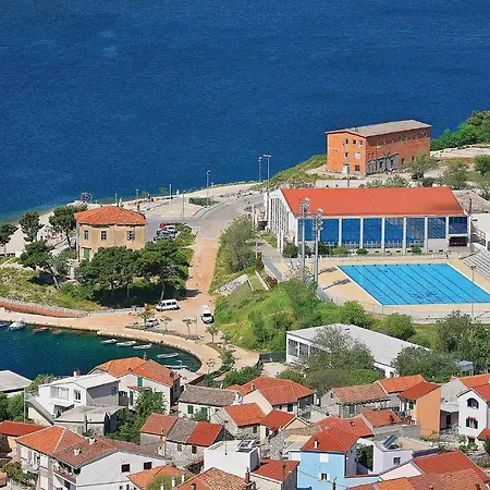 4 Bedroom Amazing In Feriehus Šibenik