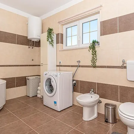 4 Bedroom Amazing In Feriehus