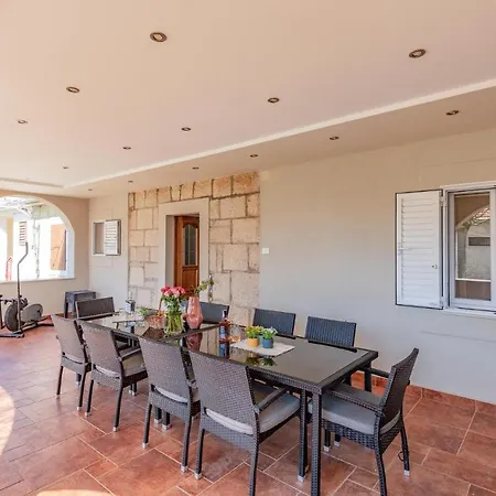 4 Bedroom Amazing In Feriehus