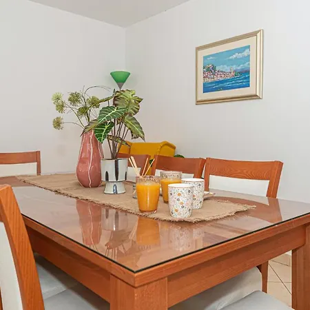 4 Bedroom Amazing In Feriehus Šibenik