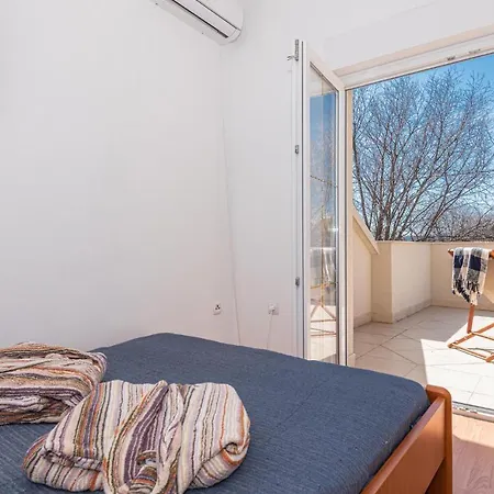 4 Bedroom Amazing In Feriehus Šibenik